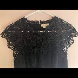 Black Lacey Entro Women’s Medium Top